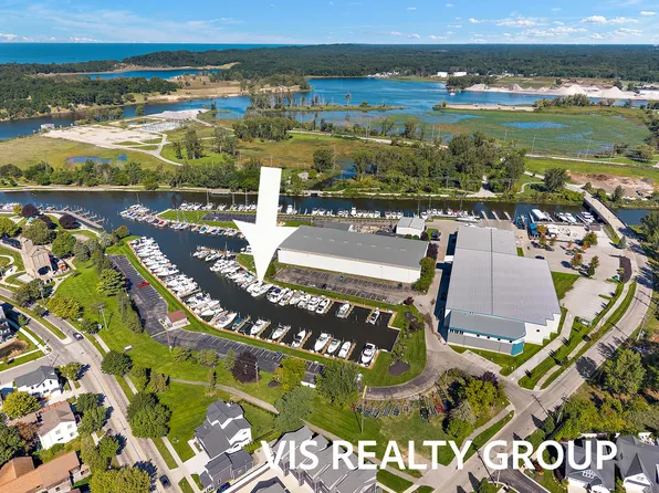 135 Wharfside #135, Grand Haven, MI 49417