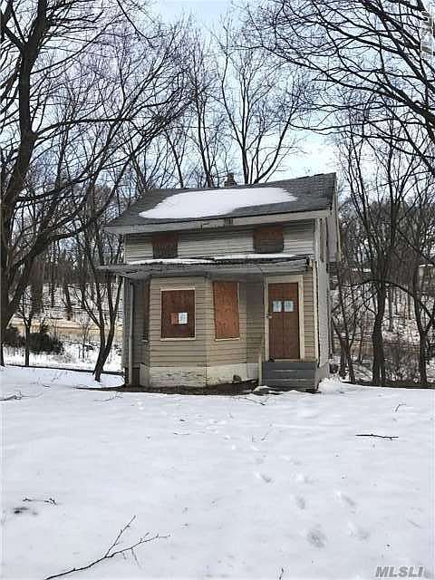 1st image of 1147 Old Northern Blvd
