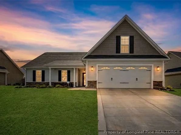 4610 Cedar Pass Dr, Hope Mills, NC 28348