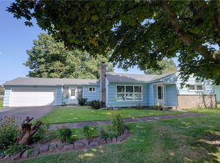 66 Glenview Ln, Rochester, NY 14609