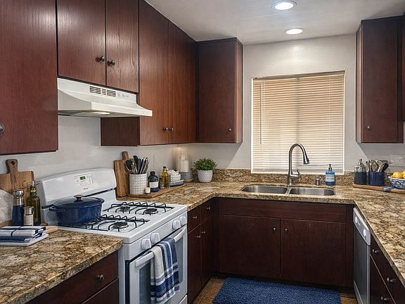 3rd image of 2022 E 7th St APT 1