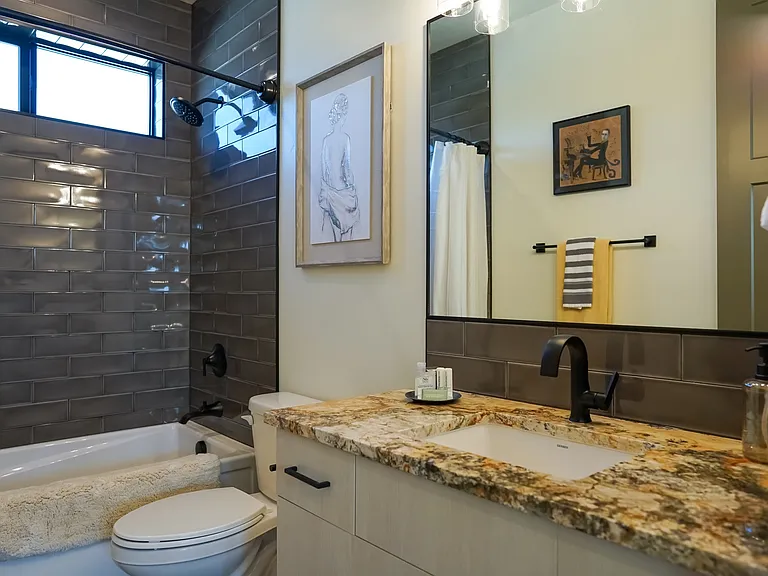 3242 N Rosalia Rd — Photo 18