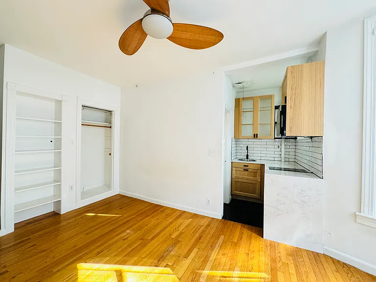 65 Burbank St #7 — Photo 4