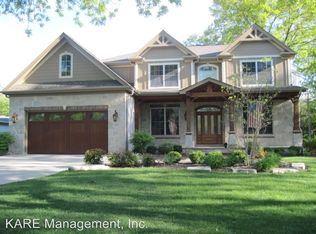 412 Ranch Rd, Wheaton, IL 60187