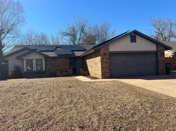 617 Randall Dr, Moore, OK 73160