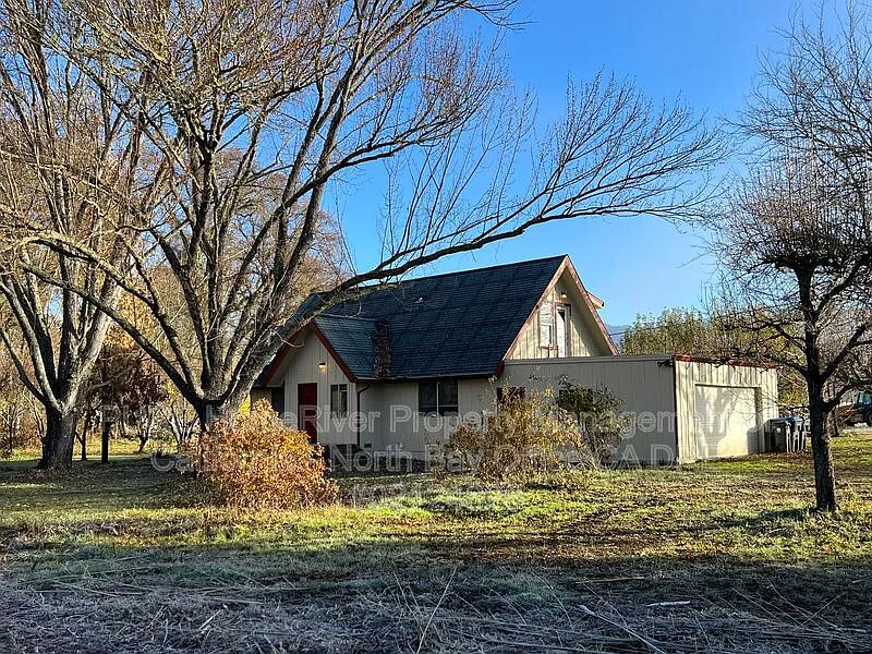 3 bed, 1.5 bath, 1600 sqft, $2,500 — Photo 1
