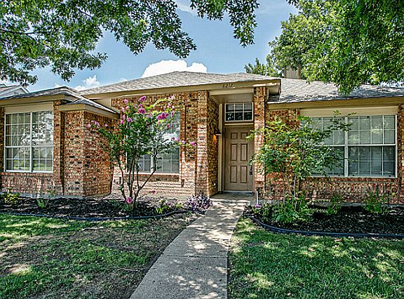 3rd image of 8217 Lake Bend Dr