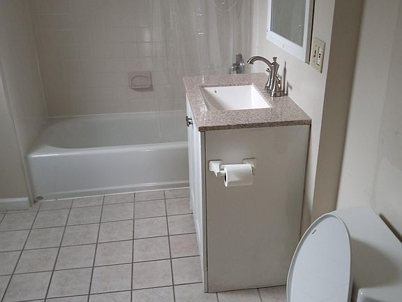 5th image of 10 Cedar St #2