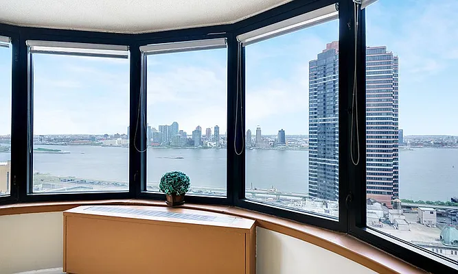 Rented by Vipler Realty | media 25