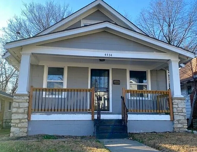 4534 S Benton Ave — Photo 1