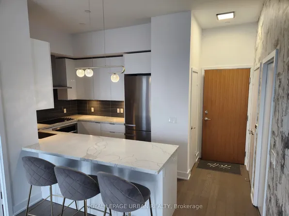 30 Shore Breeze Dr, Toronto, ON