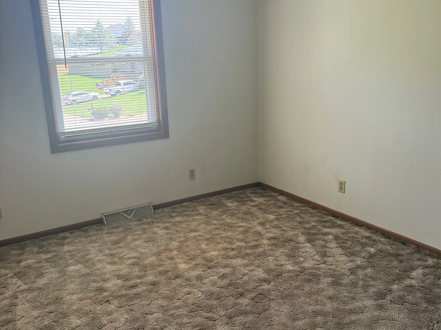 74 Evergreen Terrace Drive - 10 — Photo 4