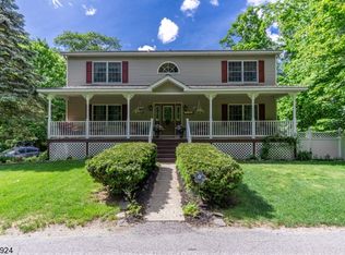 29 Gladstone Rd, Hewitt, NJ 07421