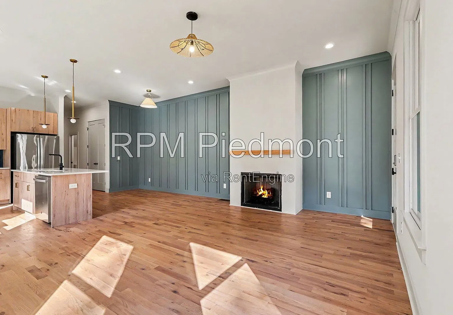 1081 Hill St SE — Photo 2