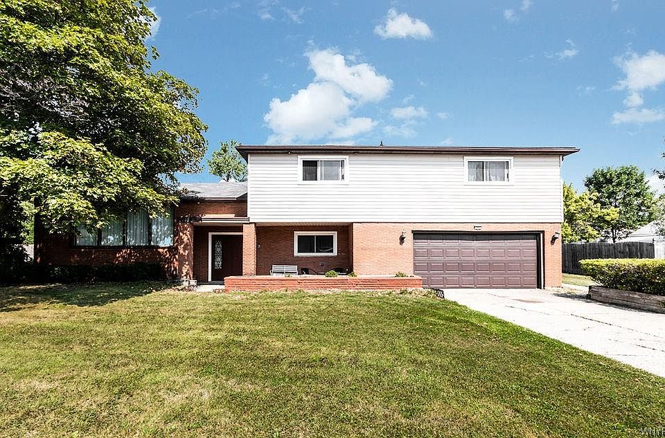 1st image of 30 Lynndon Ln