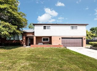 30 Lynndon Ln, Williamsville, NY 14221