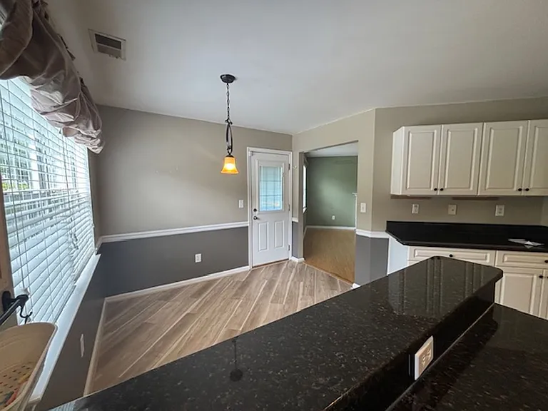 3301 Sacramento Dr — Photo 7