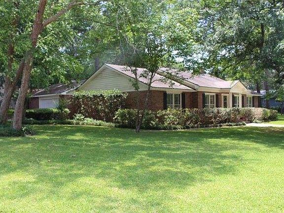2nd image of 207 Fairway Dr
