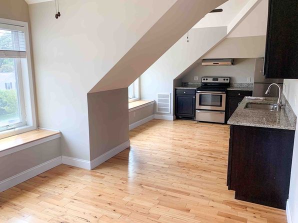 126 King St APT 3L