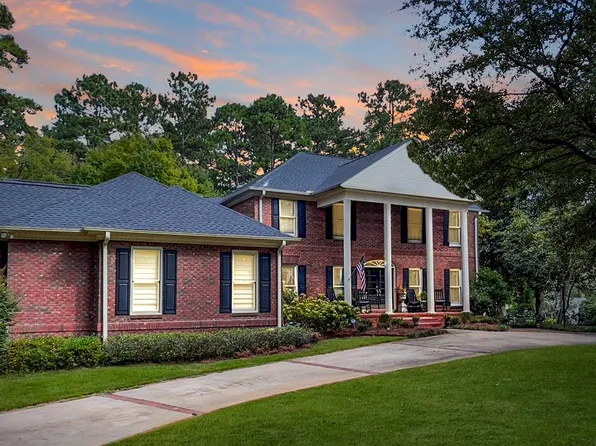 104 Hawthorne Ct, Greenwood, SC 29646