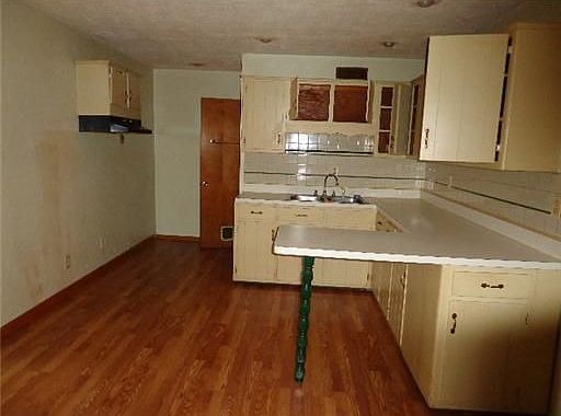 5th image of 2999 Karen Dr