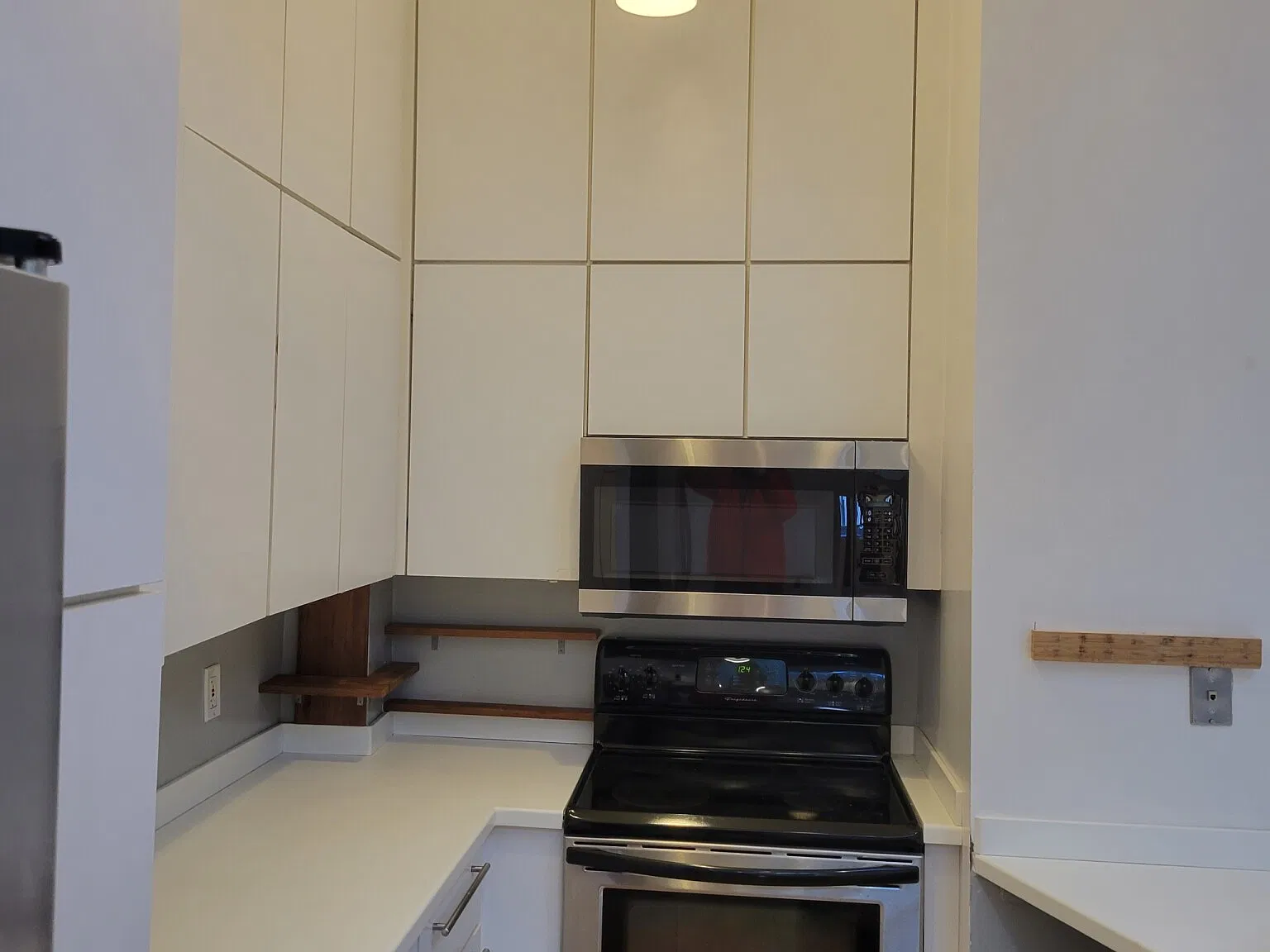 2 bed, 2.5 bath, 1292 sqft, $5,200 — Photo 2