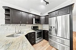 18751 NW 84th Pl — Photo 2