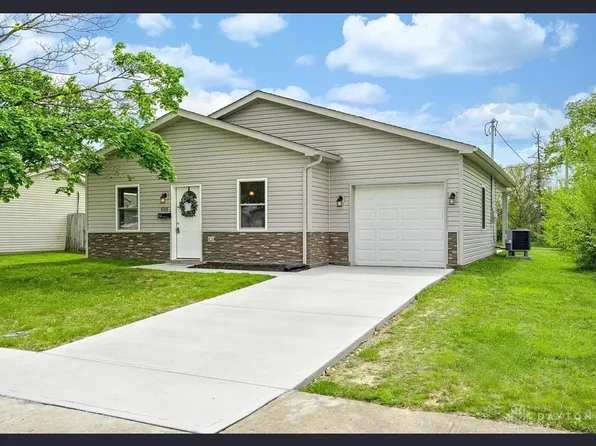 4318 Arrowrock Ave, Huber Heights, OH 45424