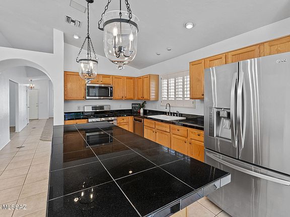 2nd image of 685 W Placita Vega Vis
