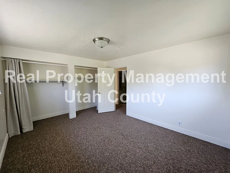 179 S 800 W — Photo 10