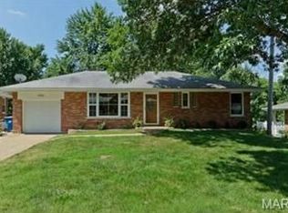 3732 Park Crest Dr, Saint Louis, MO 63125