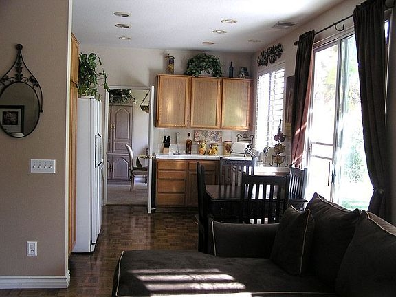 4th image of 2311 Avenida La Paz