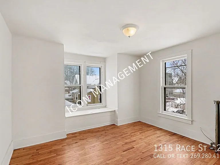 1315 Race St #2 — Photo 10