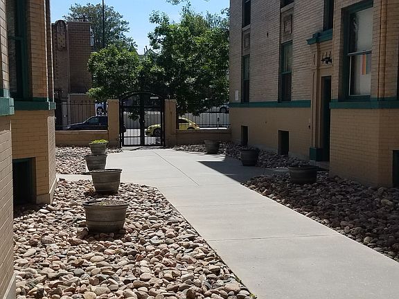 4th image of 1461 N Logan St #1B-1Ba-720Sqft