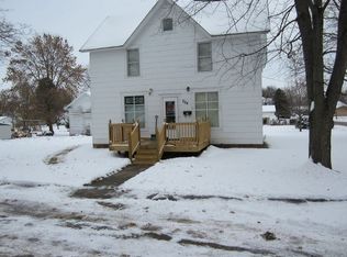 224 S Cedar St, Mediapolis, IA 52637