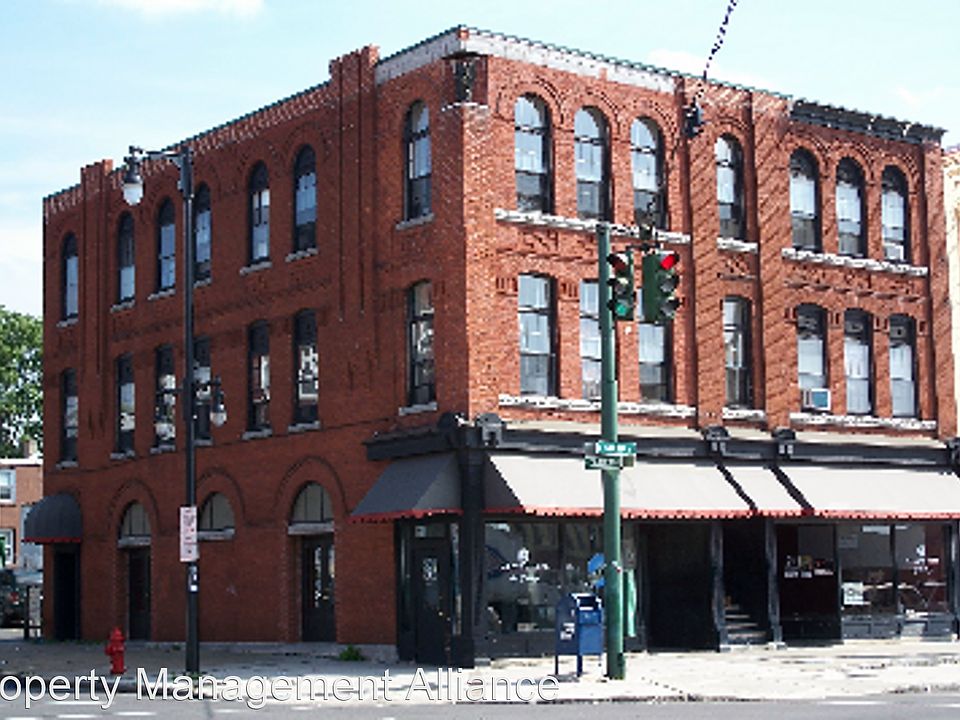 1st image of 658 N Salina St APT 4