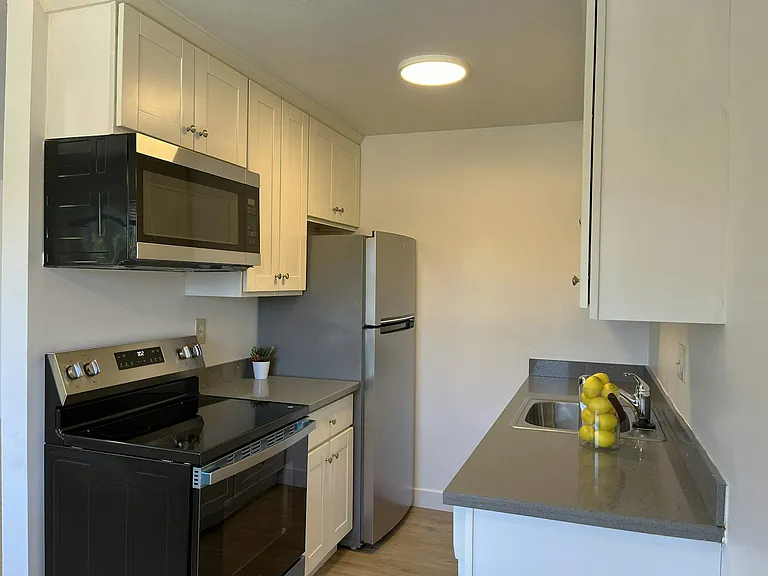 611 San Luisito Way #8 — Photo 5