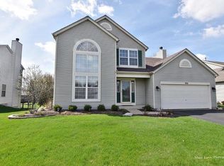 990 Wilkinson Ln, North Aurora, IL 60542