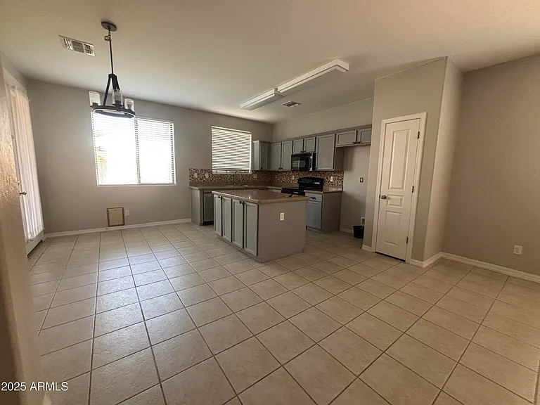 3942 E Claxton Ave — Photo 8
