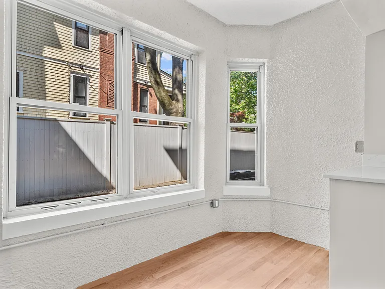 19 Agassiz Street — Photo 34