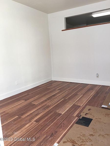 4th image of 162 S Swan Street