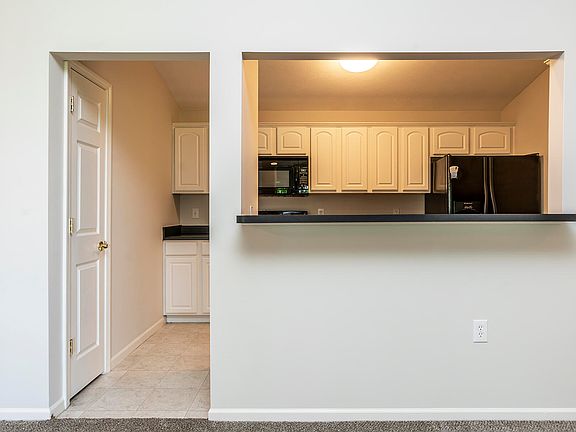 5th image of 2312 Remington Way APT 2307