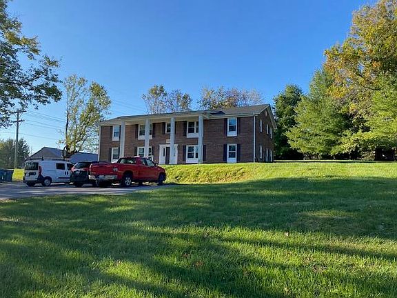 3rd image of 820 E Main St