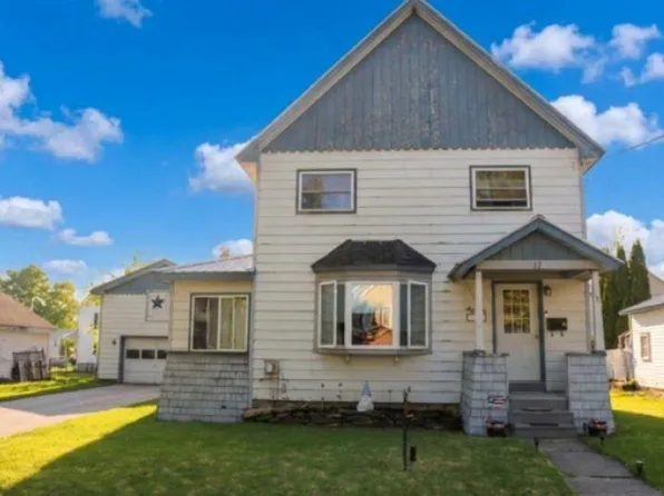12 Hamilton Place, Richford, VT 05476