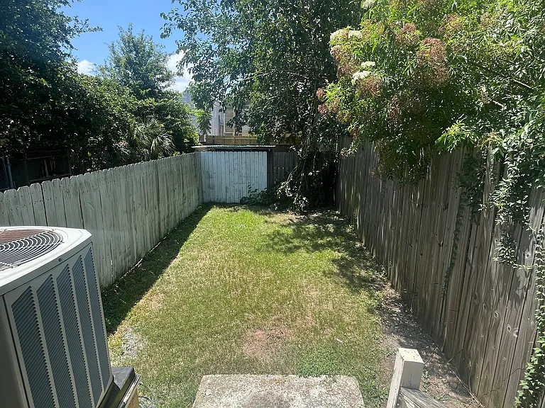 625 N Scott St — Photo 12