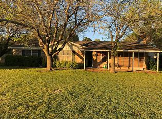 803 E Wilbarger St, Bowie, TX 76230