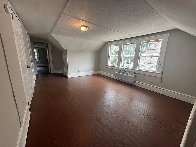 104 Parkview St W — Photo 15