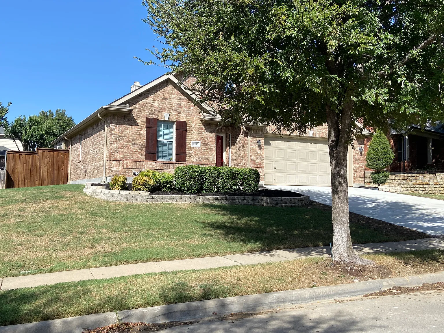 4 bed, 2129 sqft, $2,700 — Photo 3
