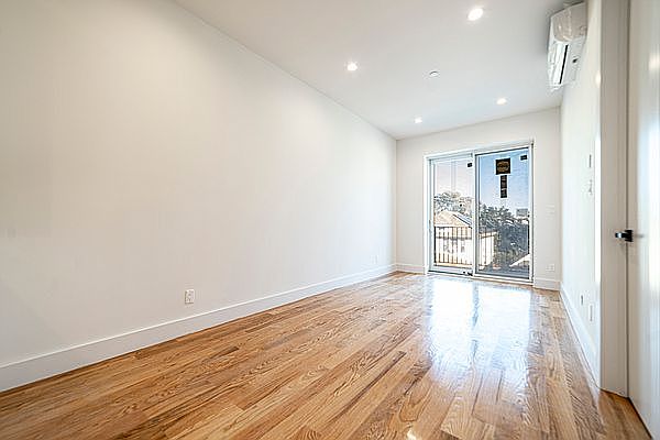 1st image of 332 E 28th St #3L