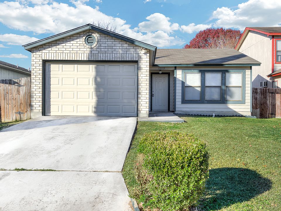 1st image of 2915 Dixon Plain Dr